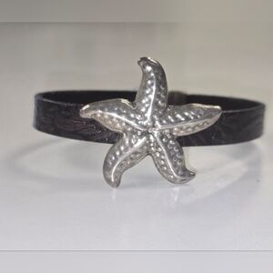 Starfish Leather Bracelet - Black with Silver Starfish 6.5 Inches